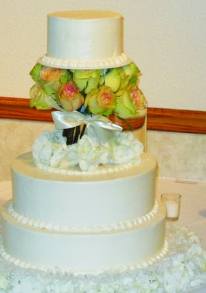 green_flower_wedding_cake