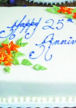 la_sures_annivers_cake.jpg